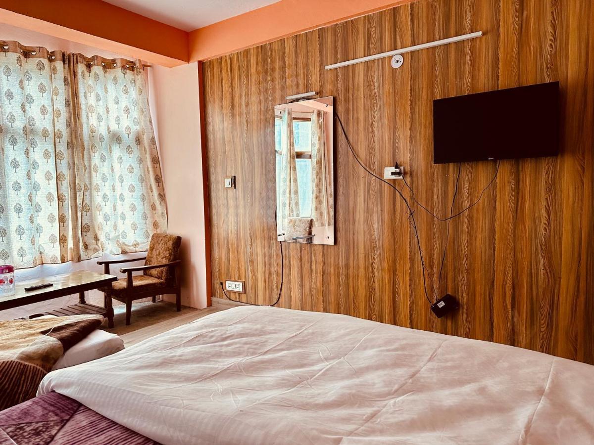 Hotel D Kanchan Manali Екстериор снимка