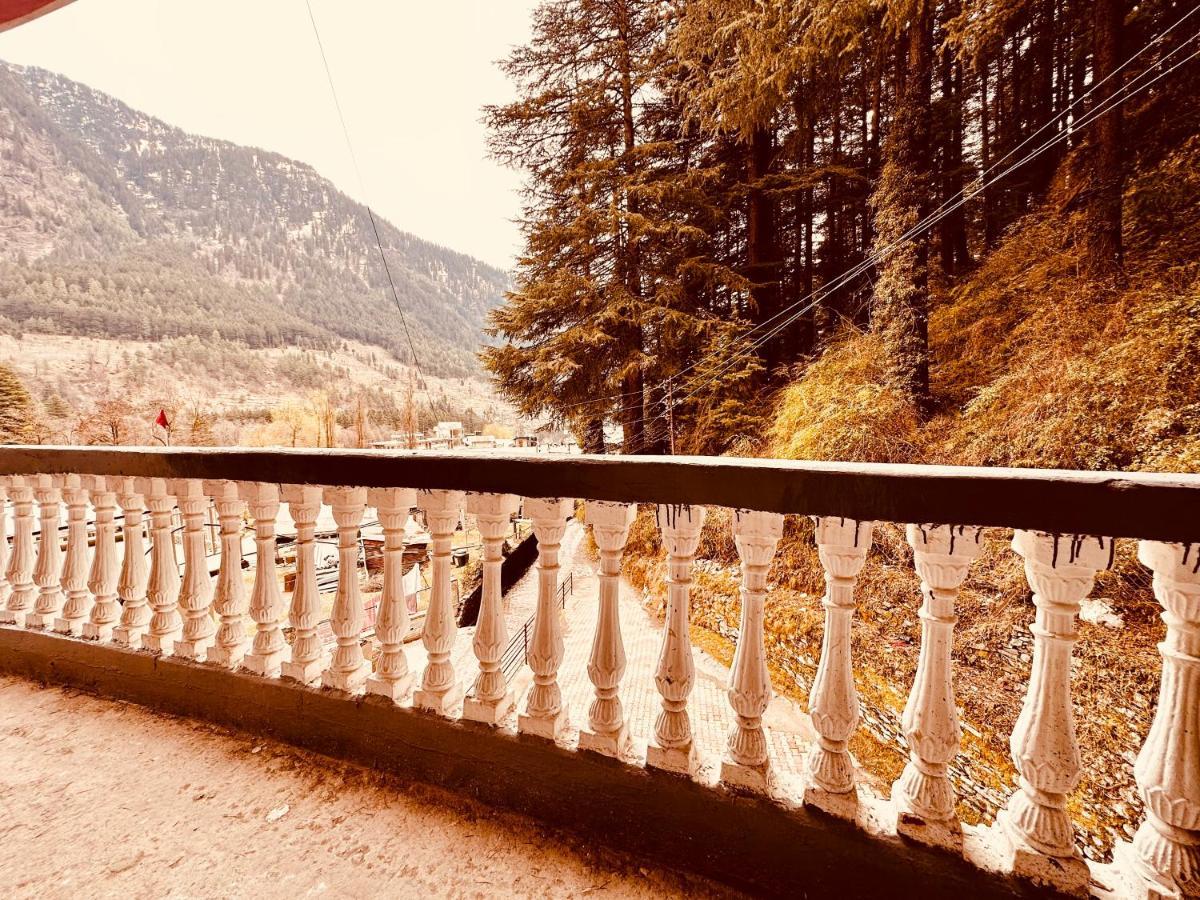 Hotel D Kanchan Manali Екстериор снимка
