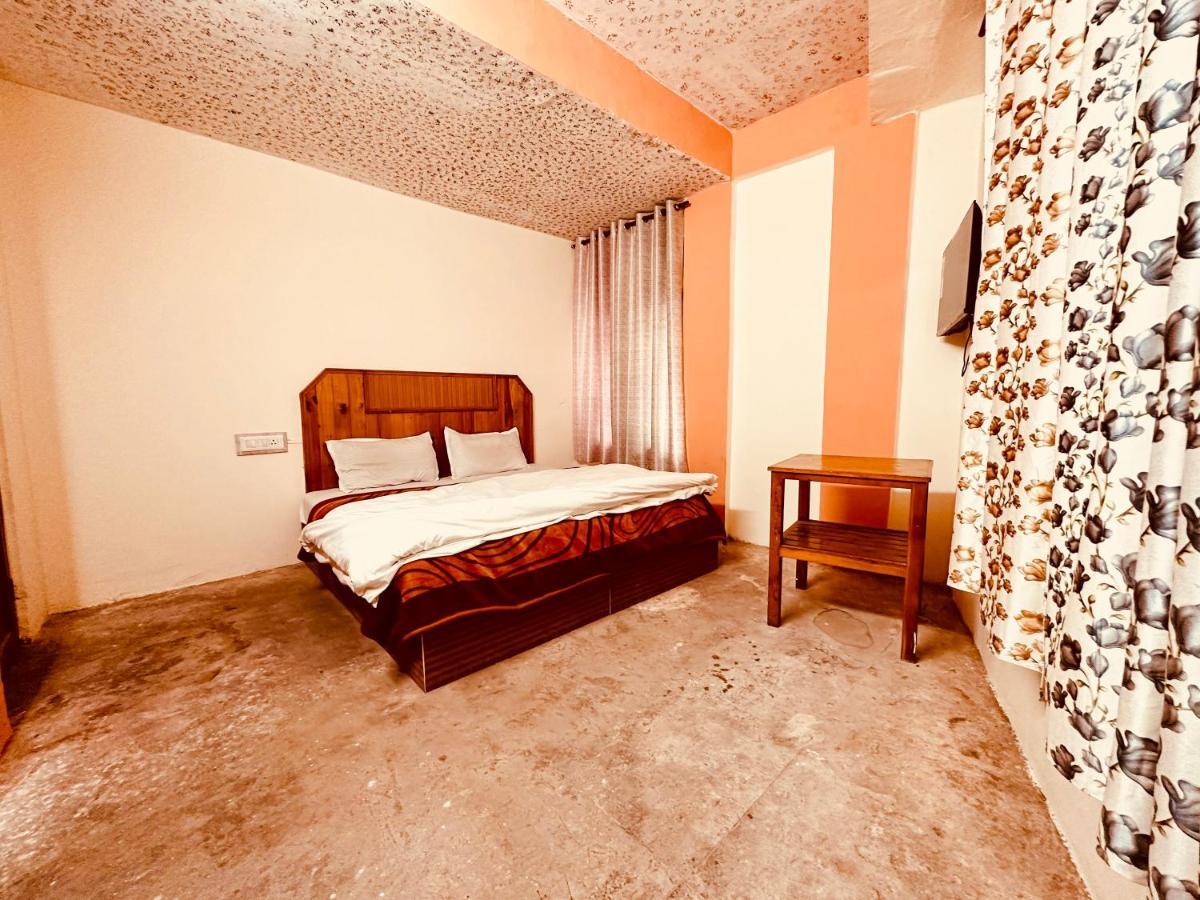 Hotel D Kanchan Manali Екстериор снимка