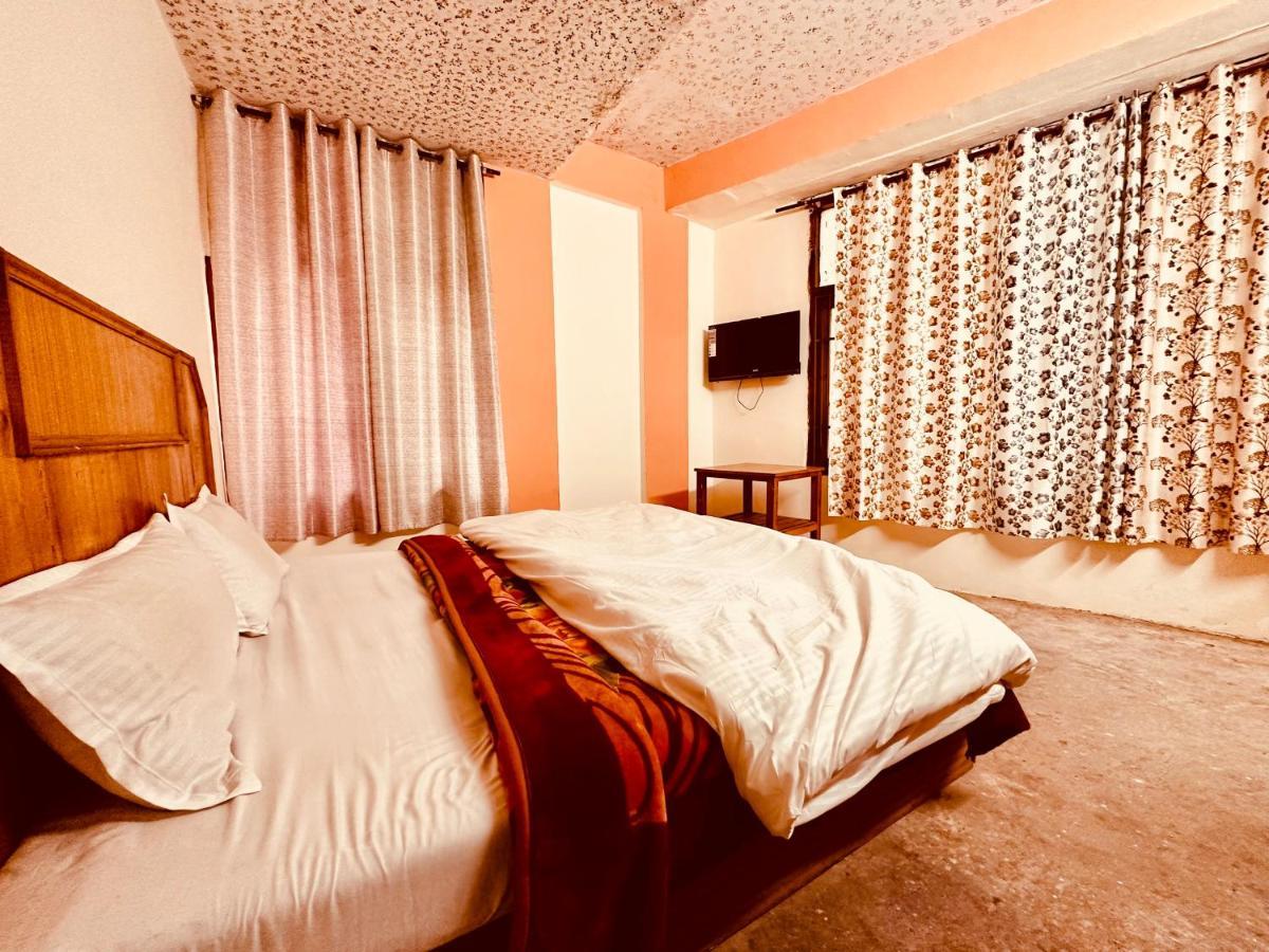 Hotel D Kanchan Manali Екстериор снимка